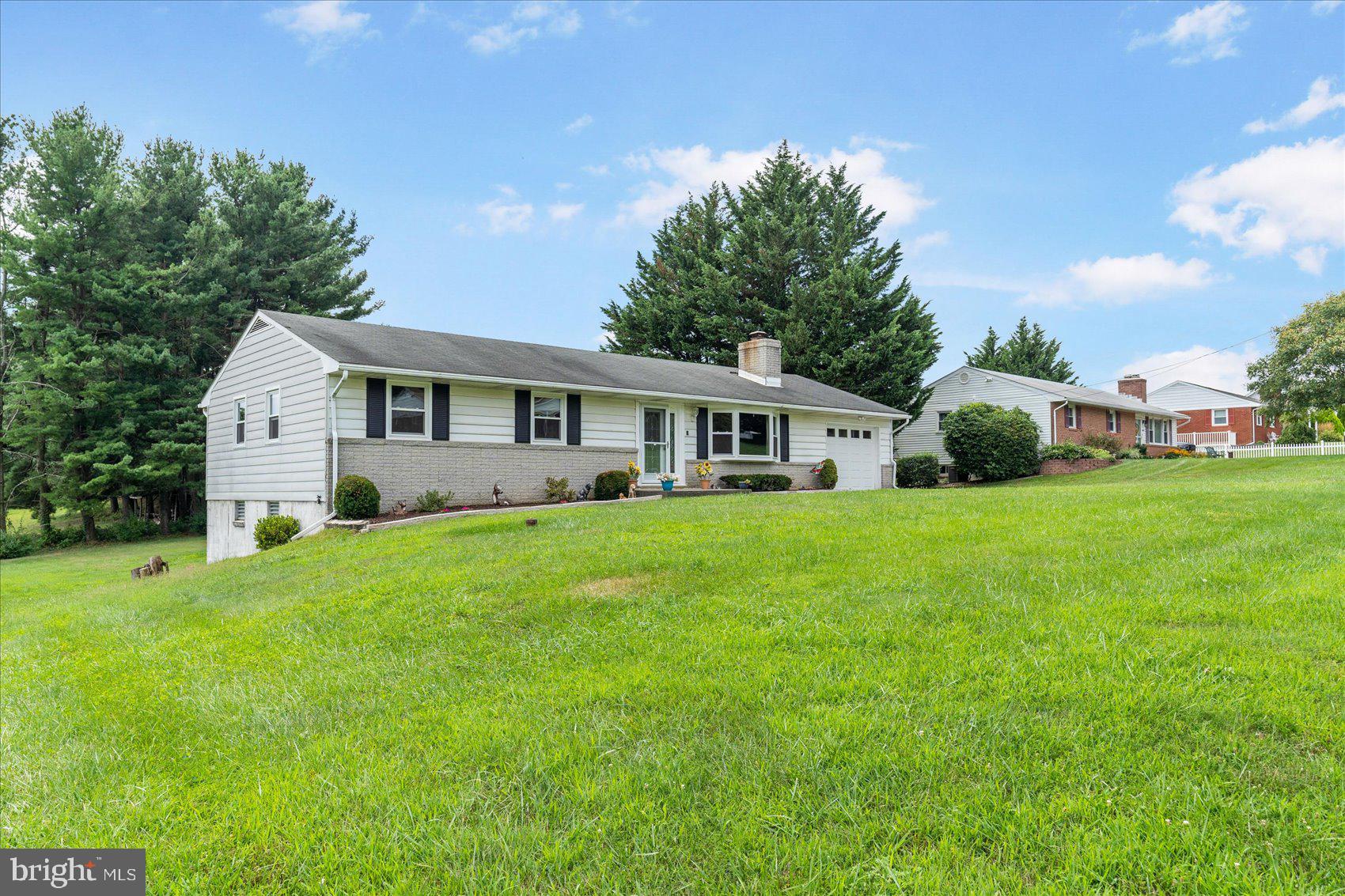 HAMPSTEAD - Residential