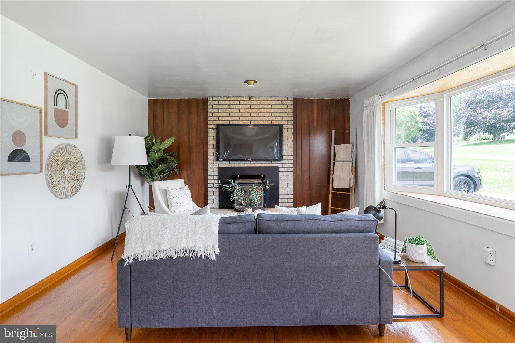 HAMPSTEAD - Residential