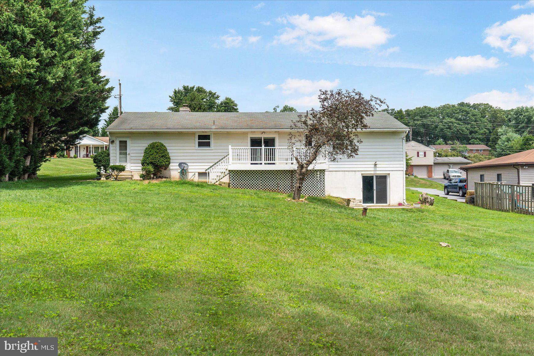 HAMPSTEAD - Residential