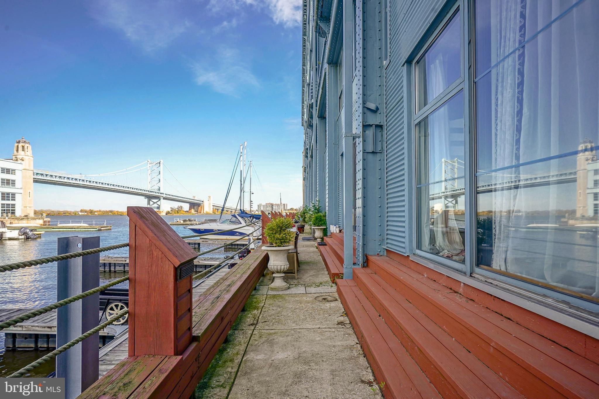 3 N COLUMBUS BOULEVARD 111