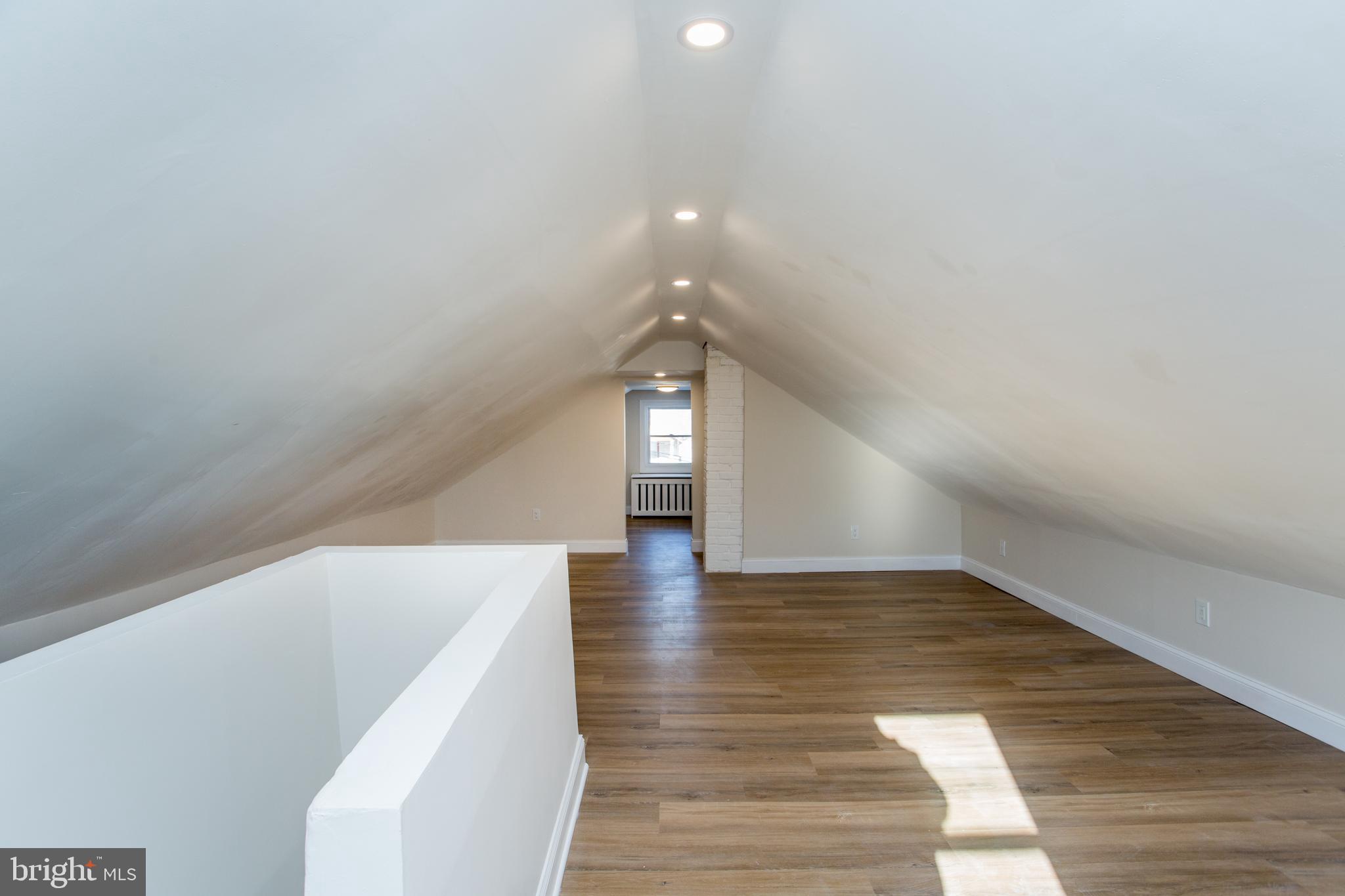 UPLAND VIL - Residential