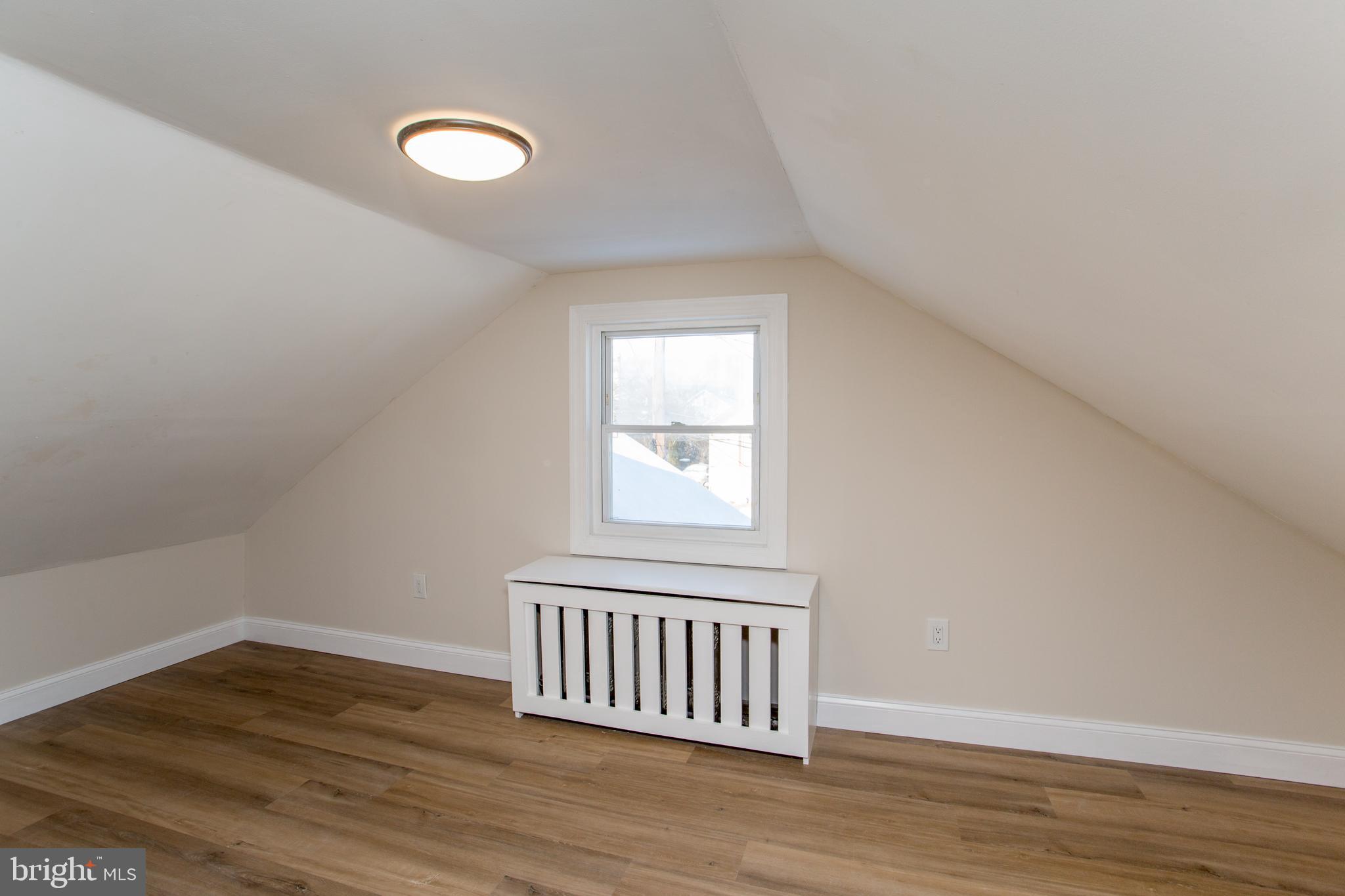 UPLAND VIL - Residential