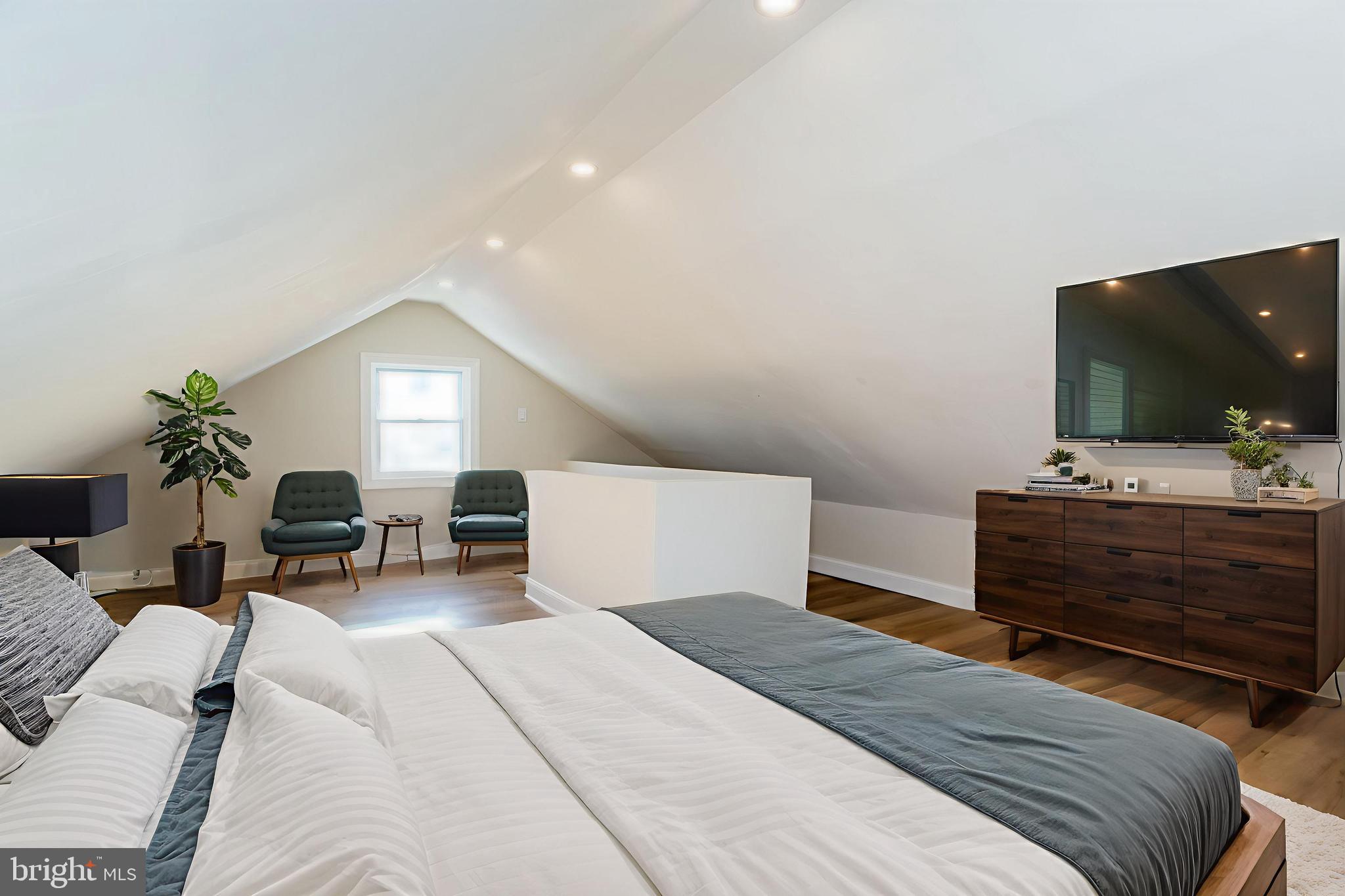 UPLAND VIL - Residential