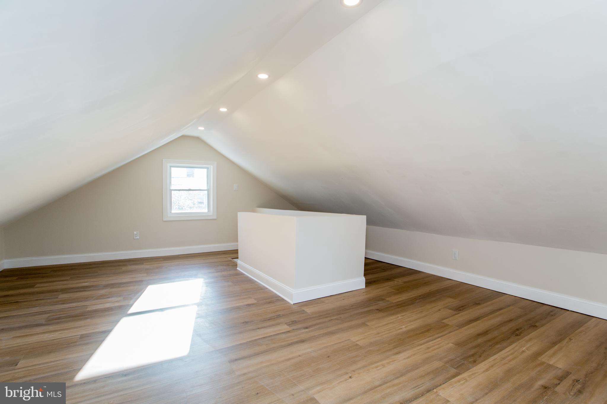 UPLAND VIL - Residential