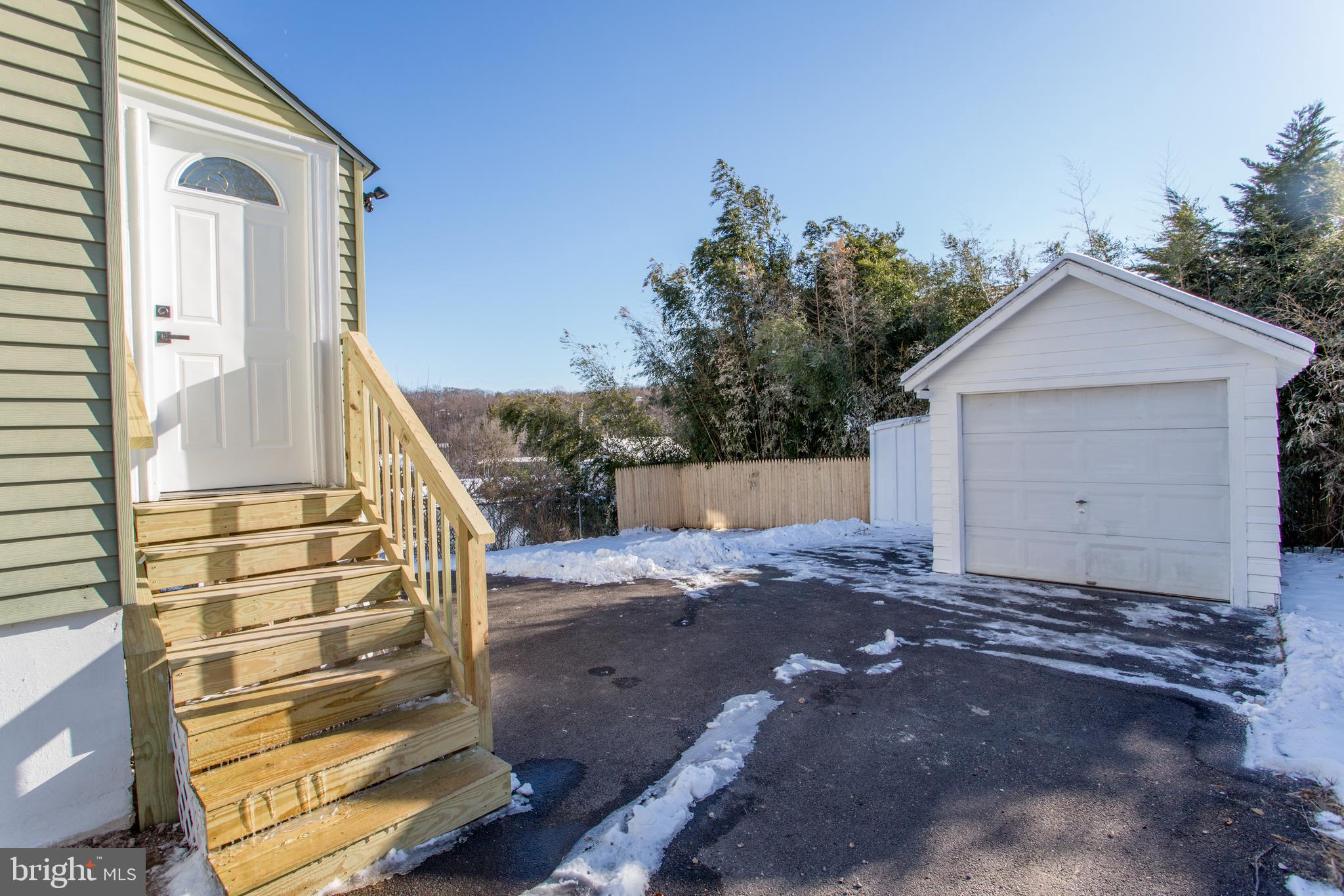 UPLAND VIL - Residential