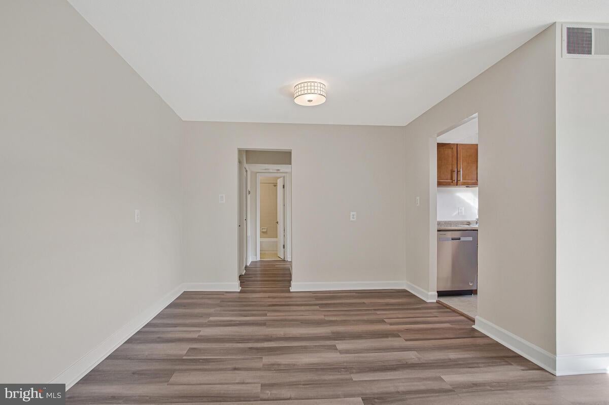 3823 HAMILTON STREET B-204