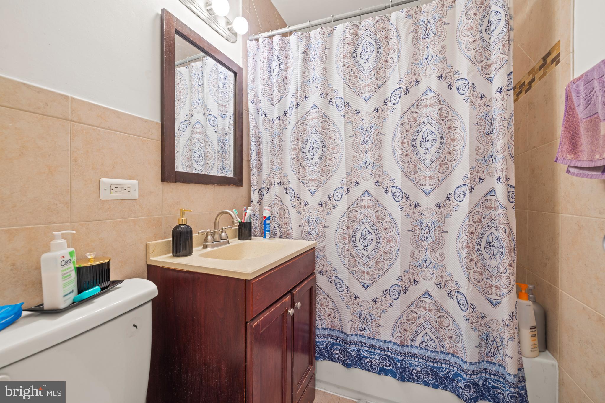 STRATTON HOUSE - Residential Lease