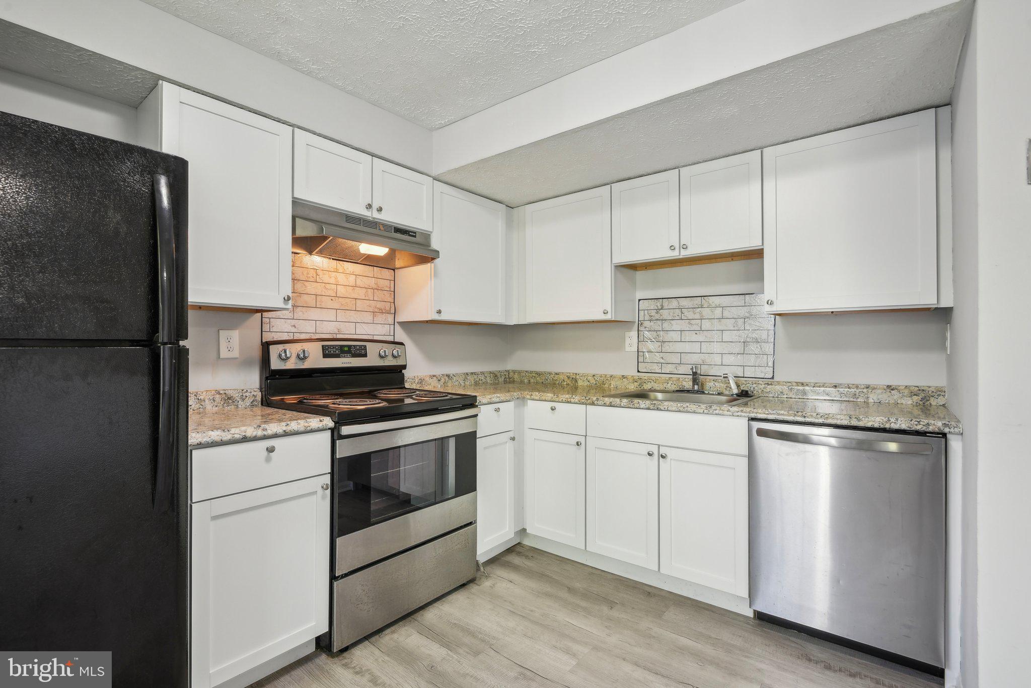 GREEN HOLLY WOODS - Residential