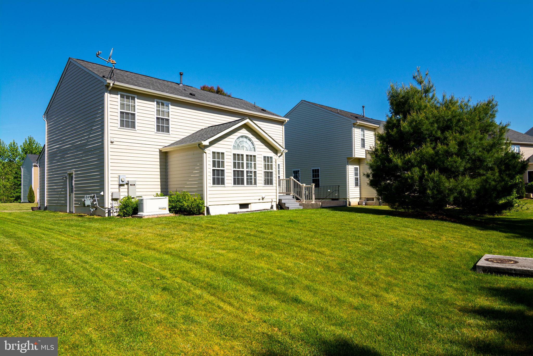 THREE FLAGS - Residential