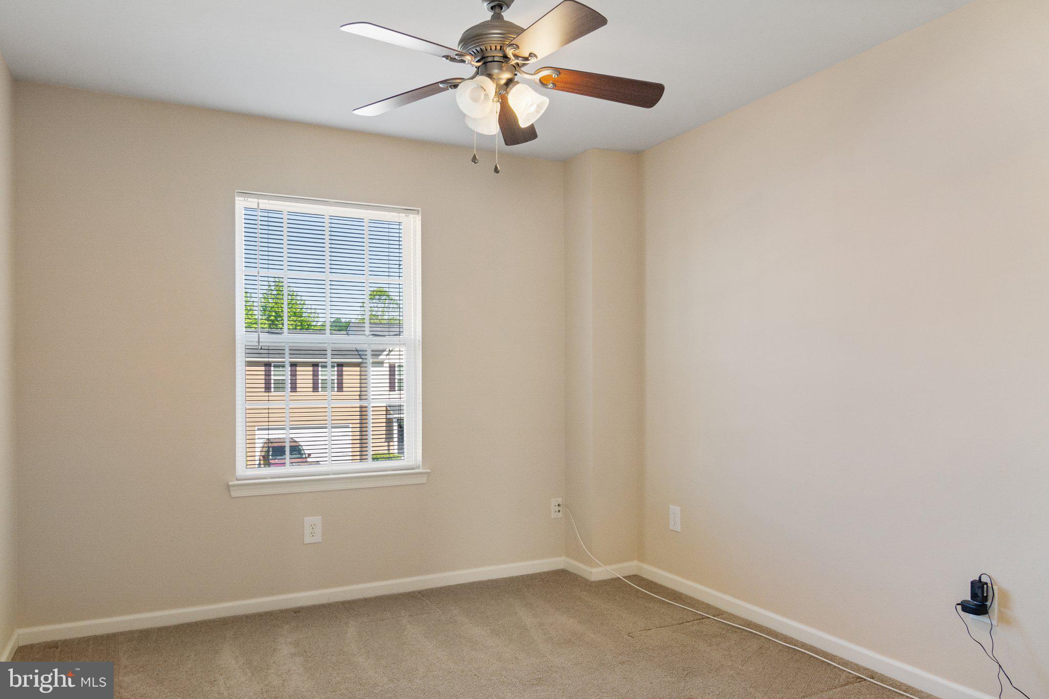 THREE FLAGS - Residential