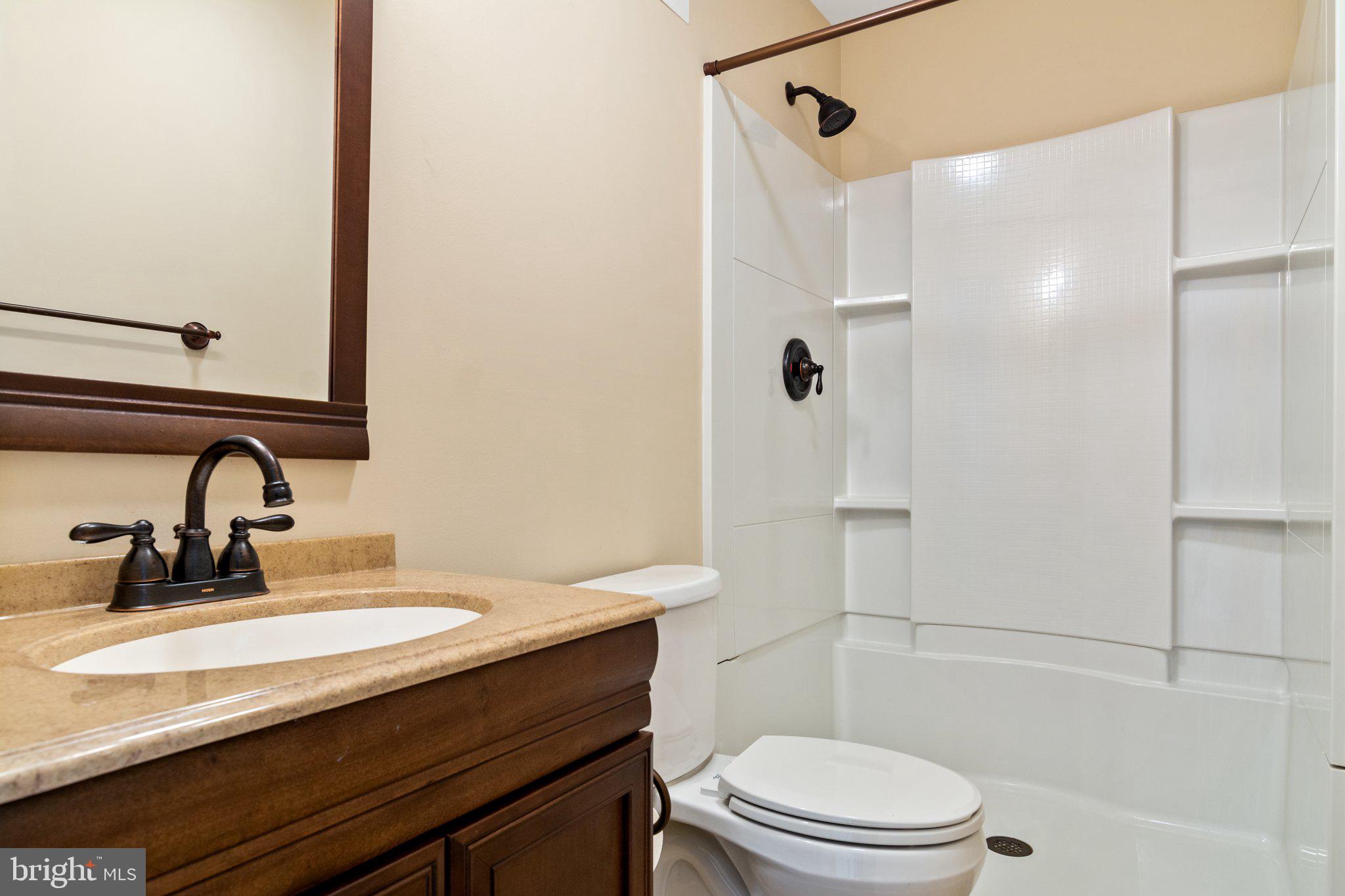 THREE FLAGS - Residential