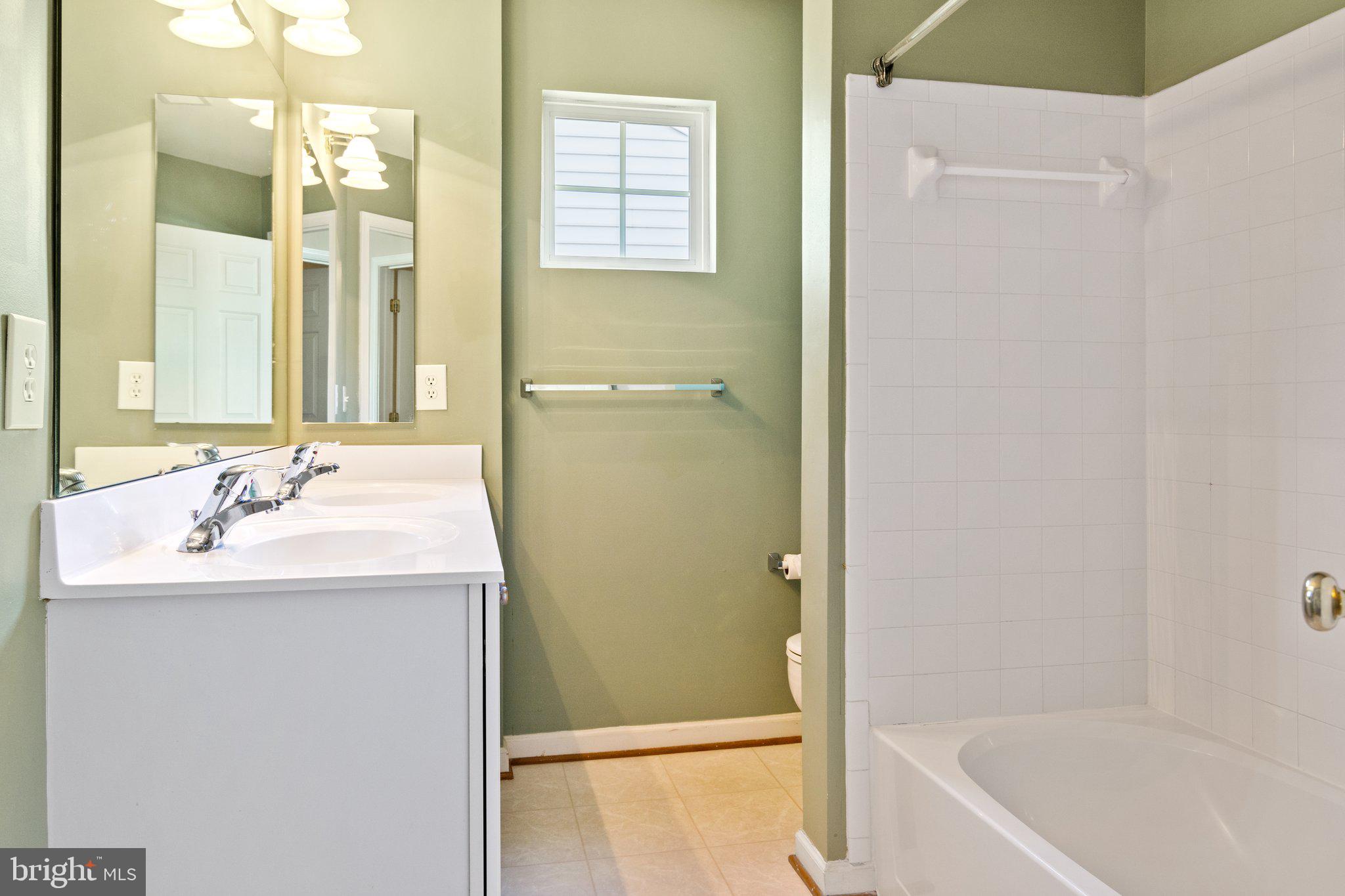 THREE FLAGS - Residential