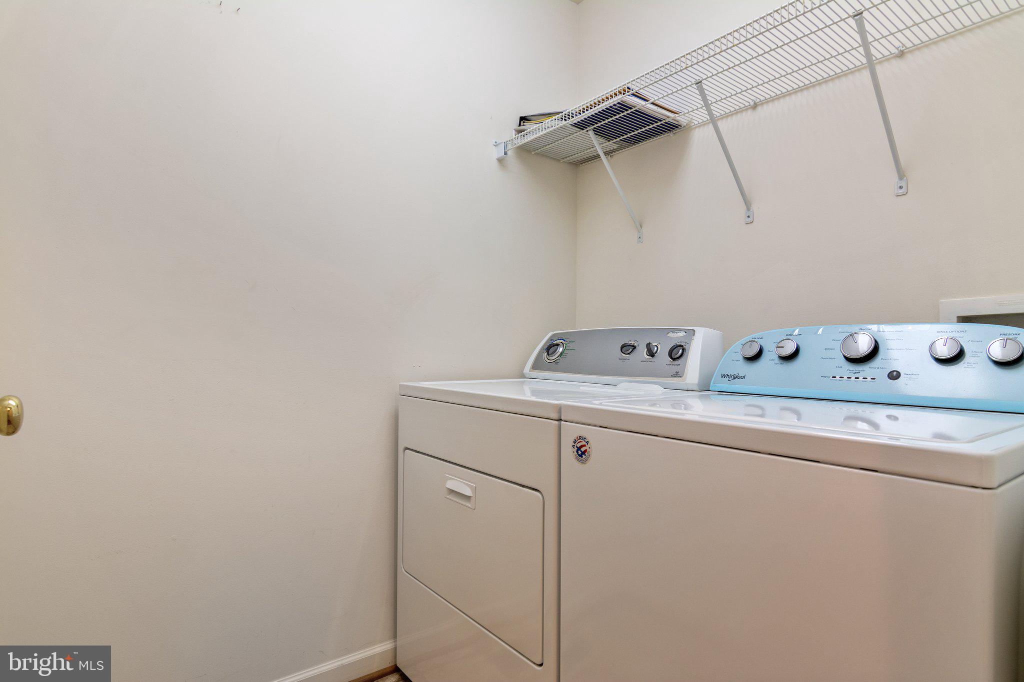 THREE FLAGS - Residential