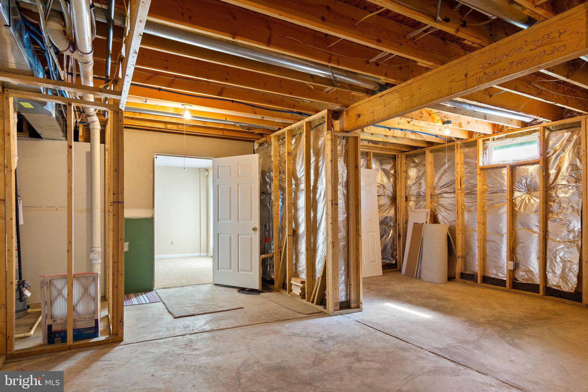 THREE FLAGS - Residential