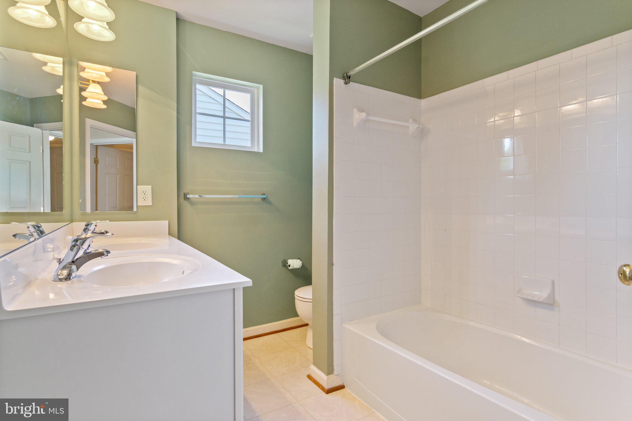 THREE FLAGS - Residential