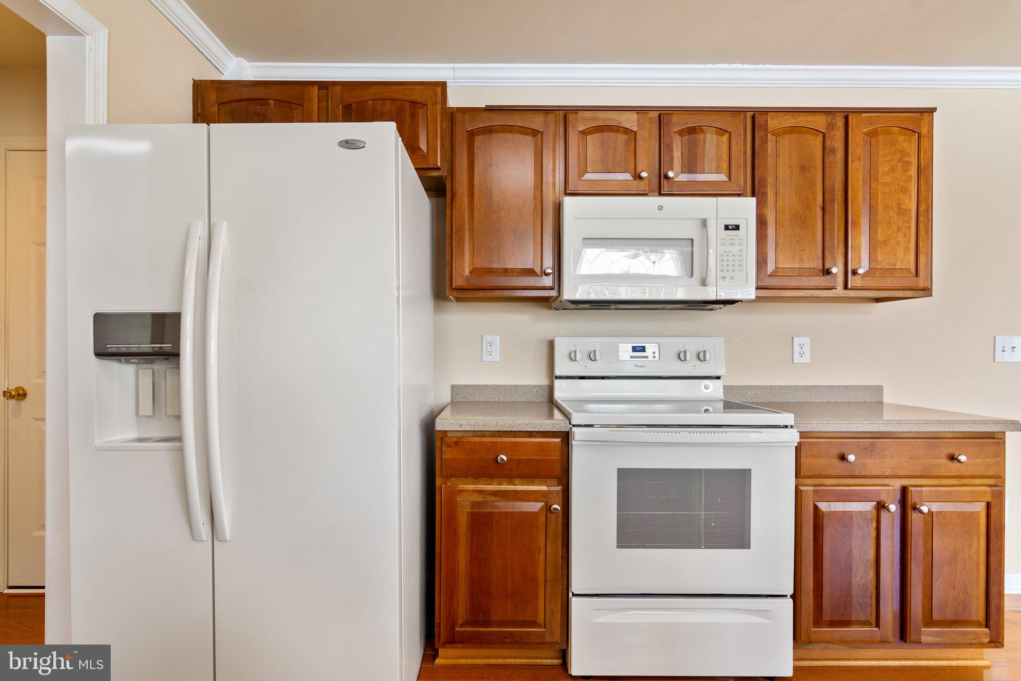 THREE FLAGS - Residential