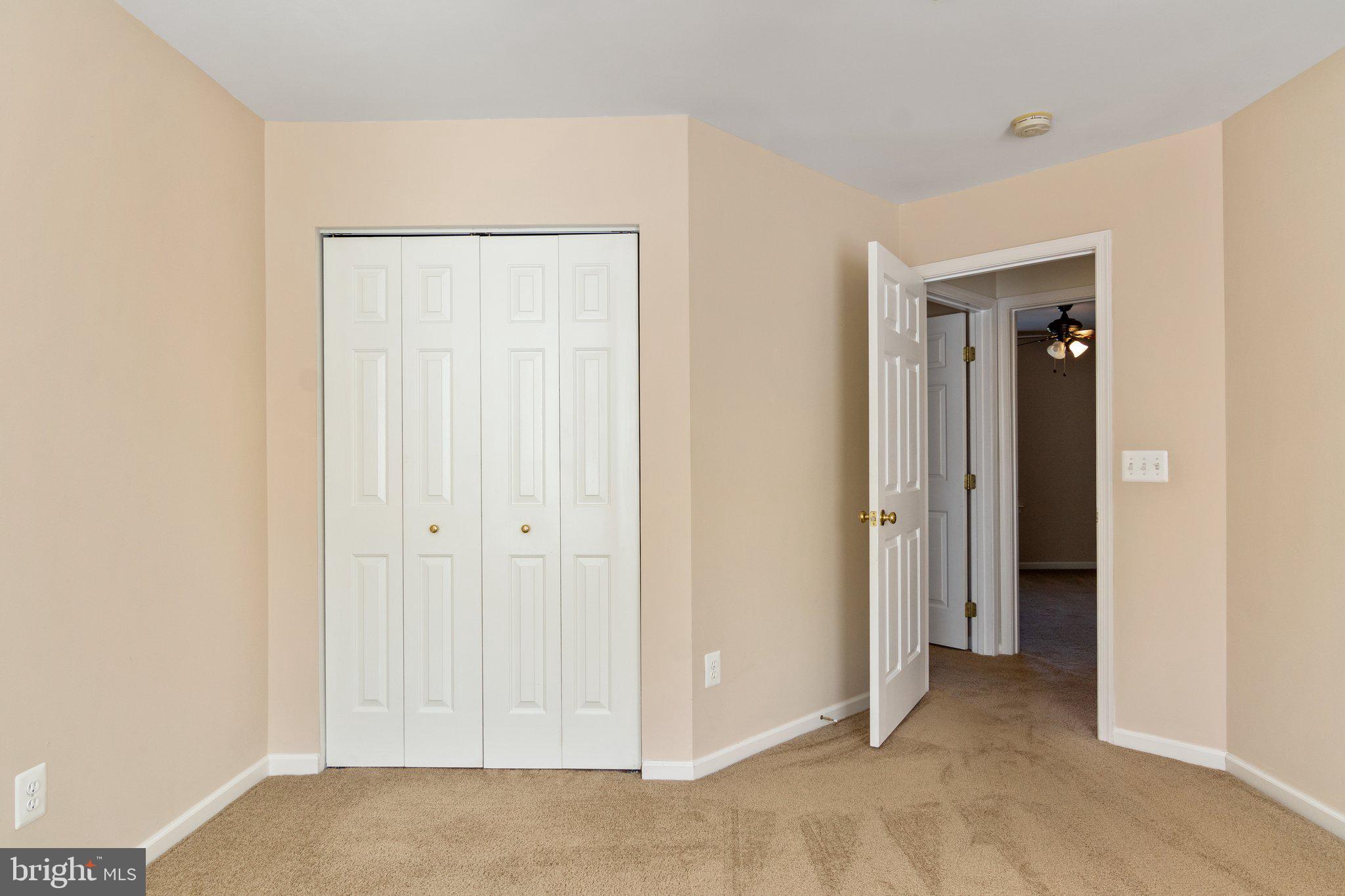 THREE FLAGS - Residential