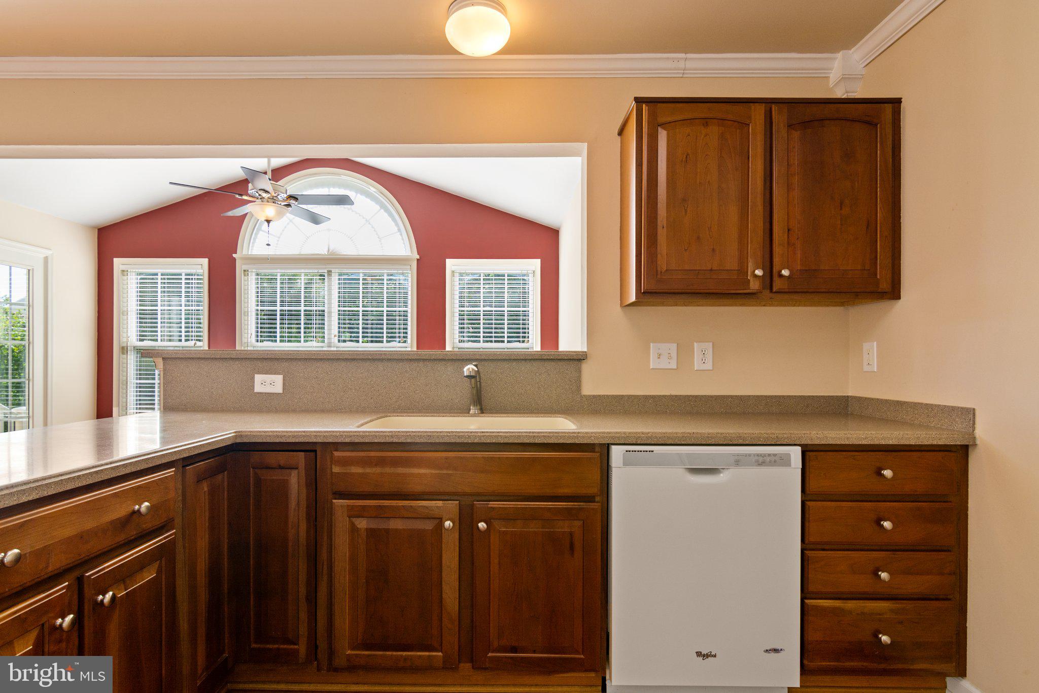 THREE FLAGS - Residential