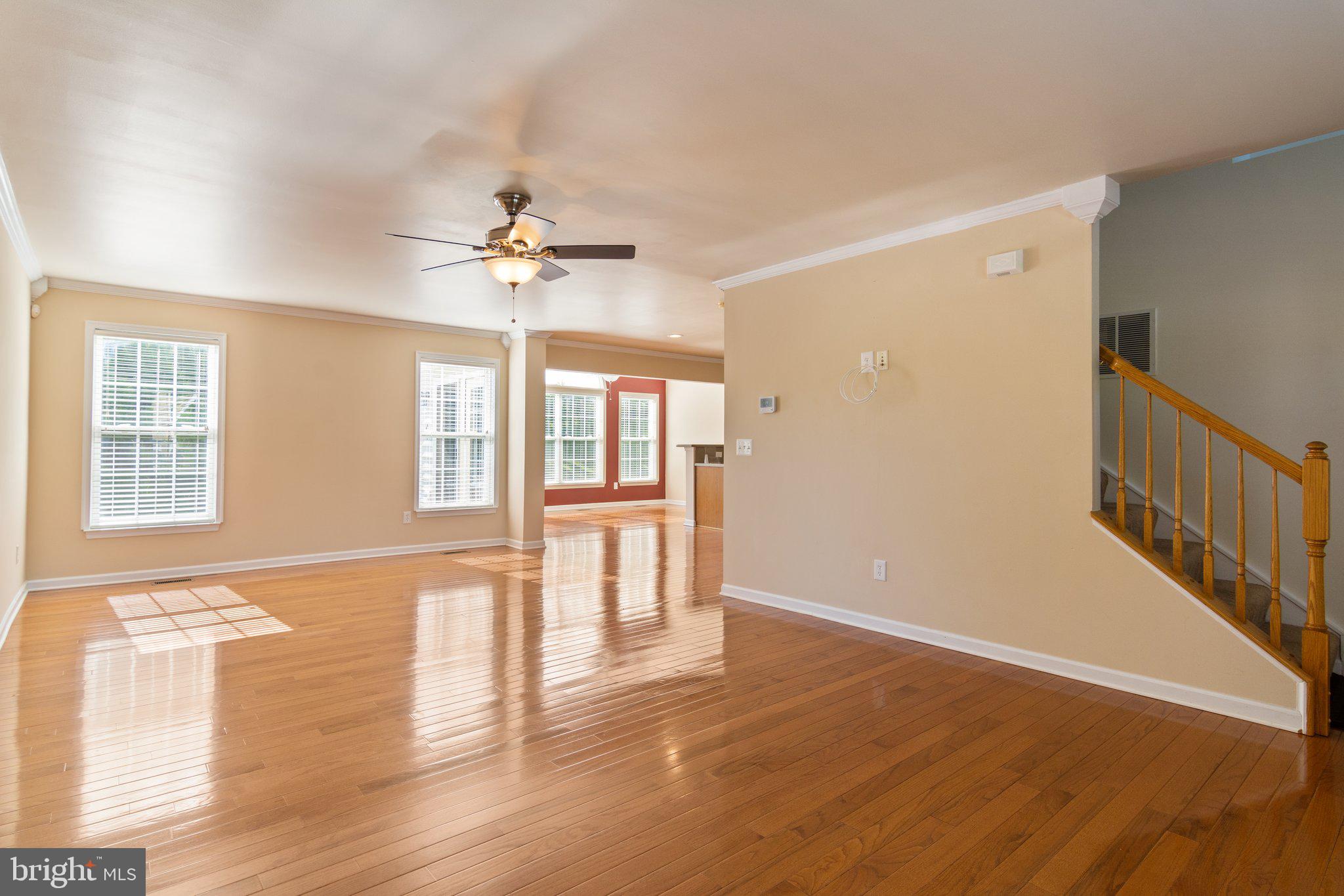 THREE FLAGS - Residential