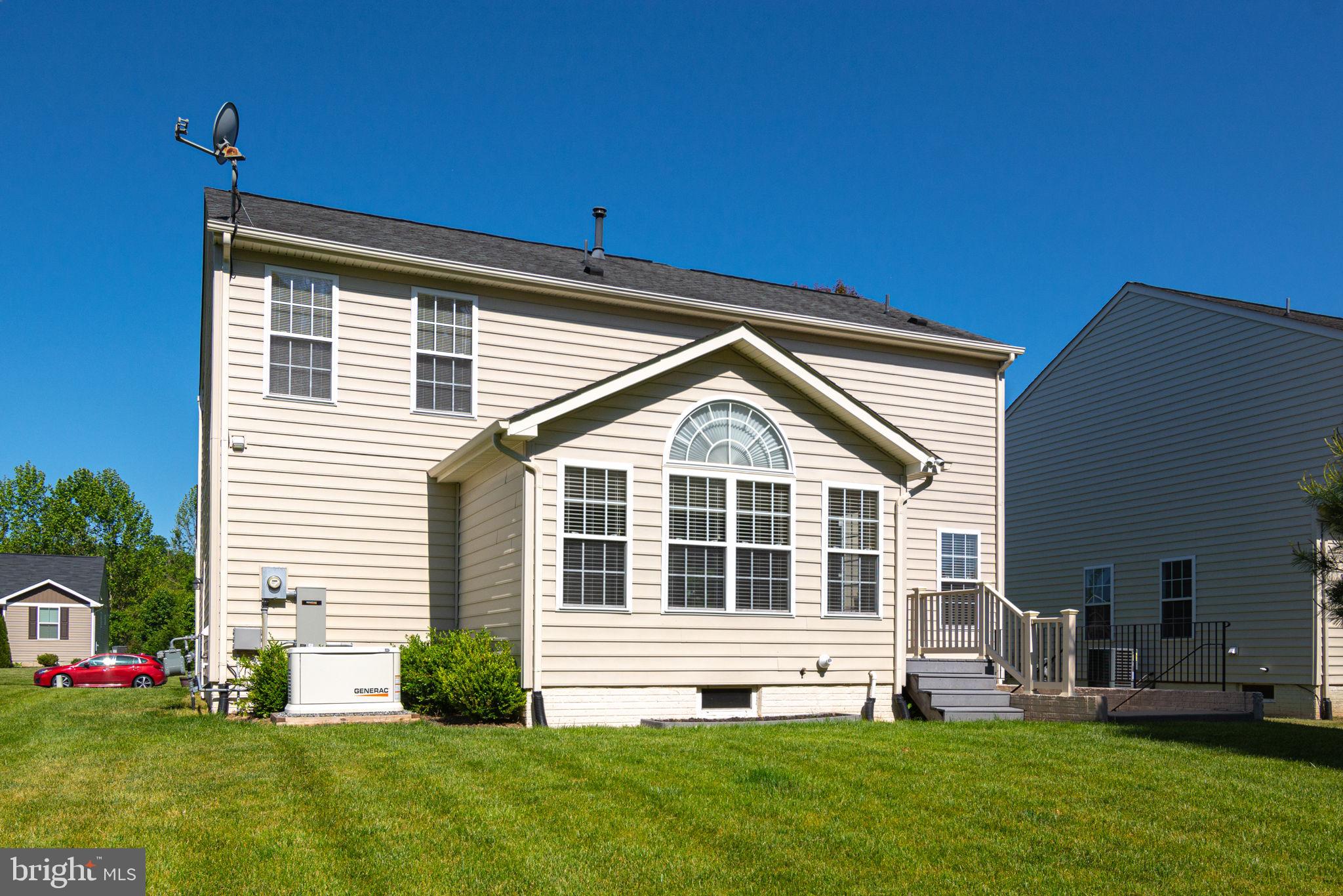 THREE FLAGS - Residential