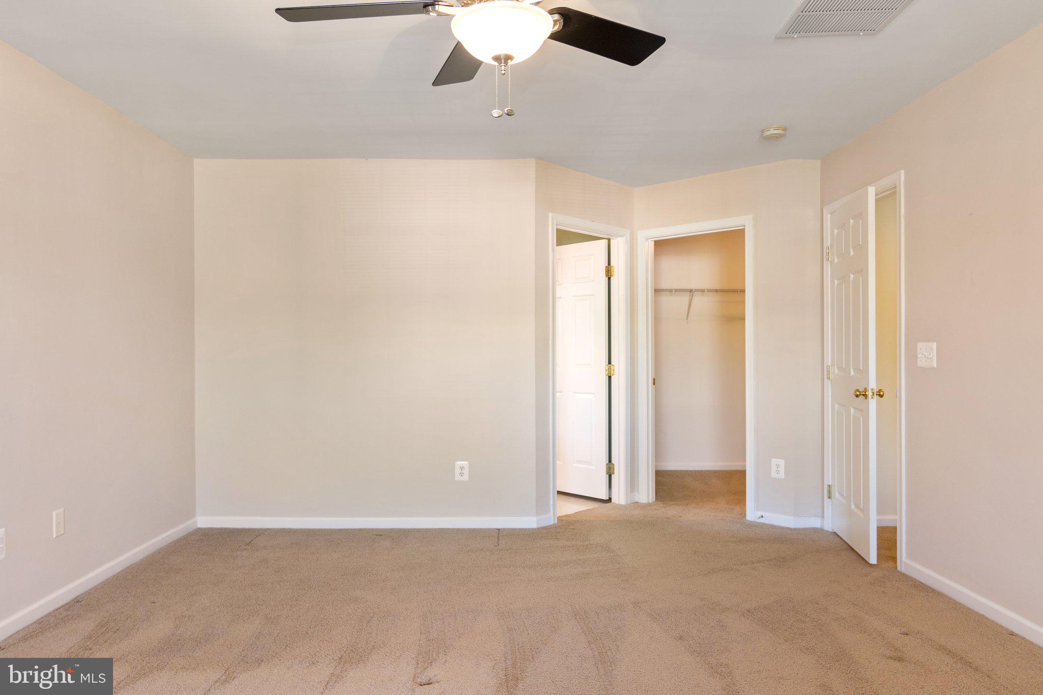 THREE FLAGS - Residential