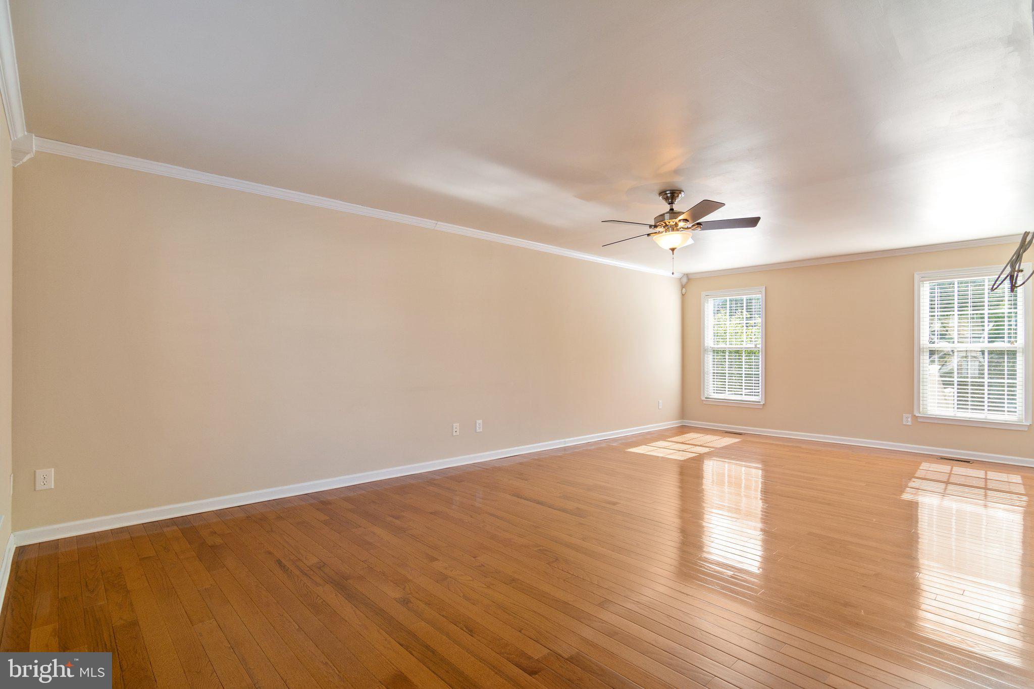 THREE FLAGS - Residential