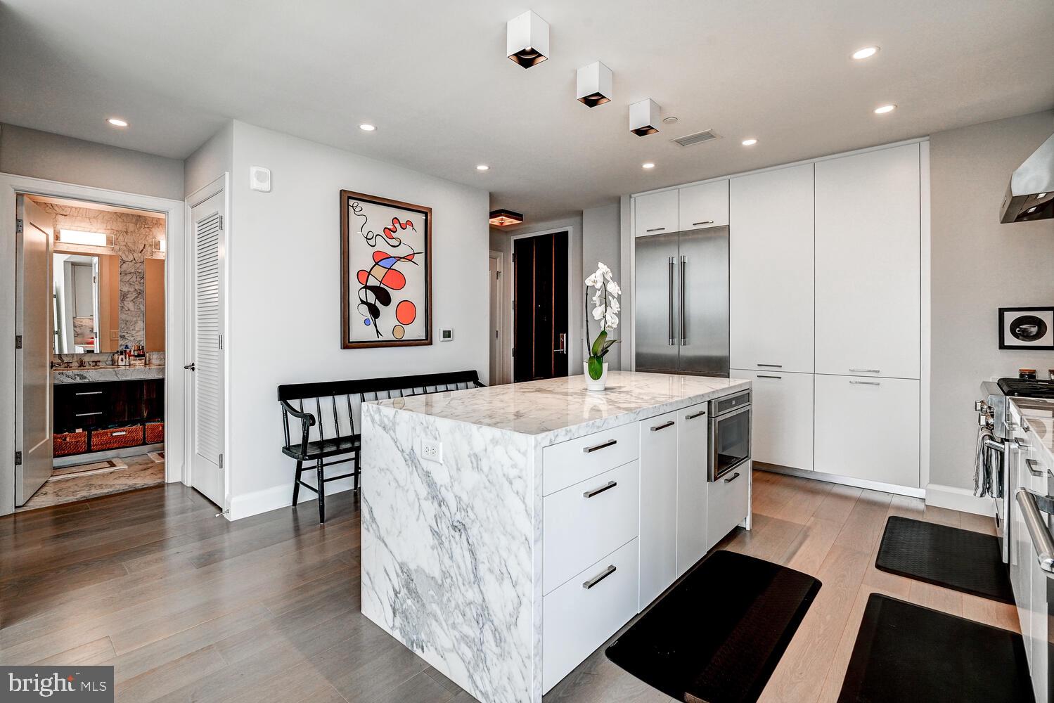 HARBOR EAST - Residential