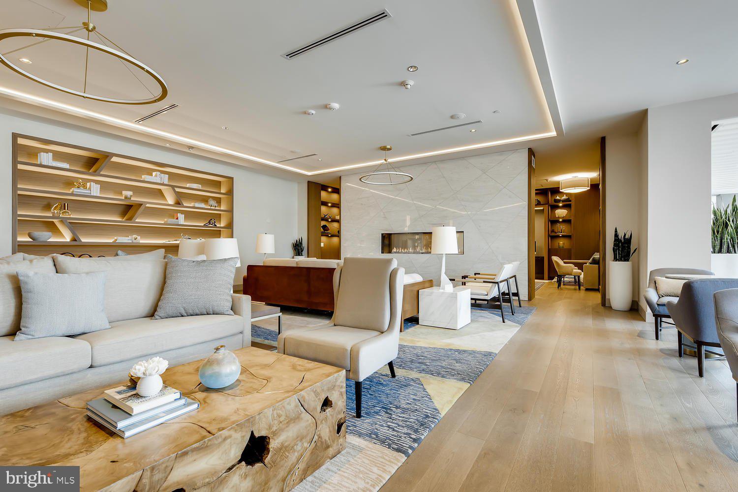 HARBOR EAST - Residential