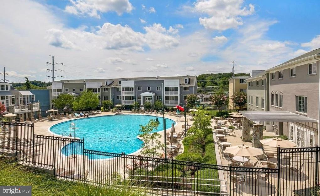 WEST VILLAGE OF SHIRLINGTON - Residential Lease