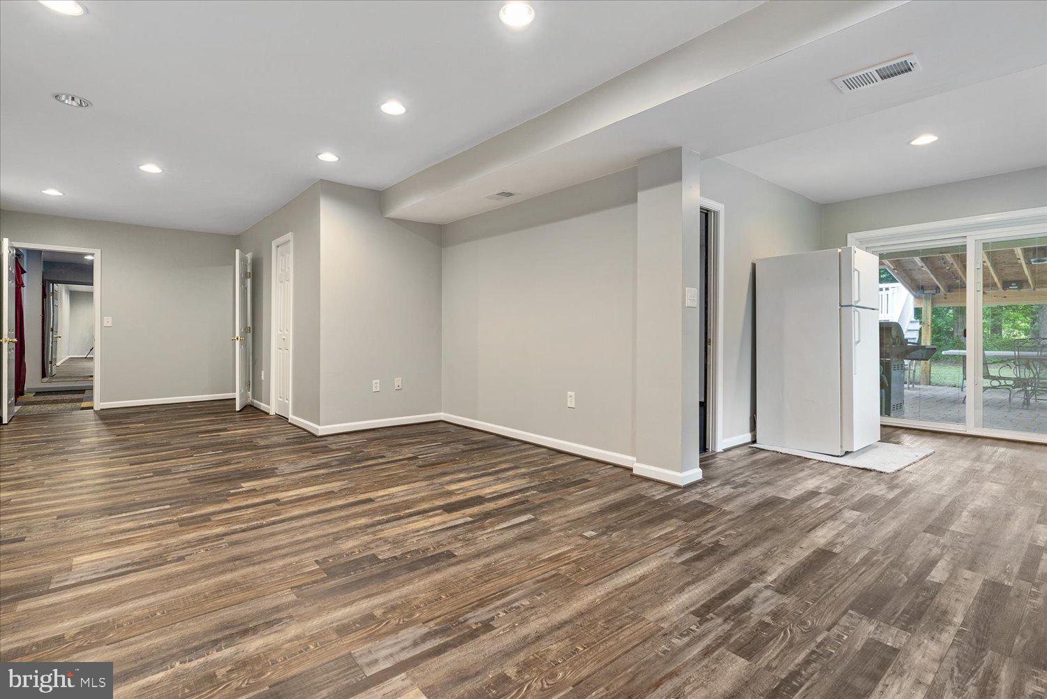 DAVIDSONVILLE - Residential