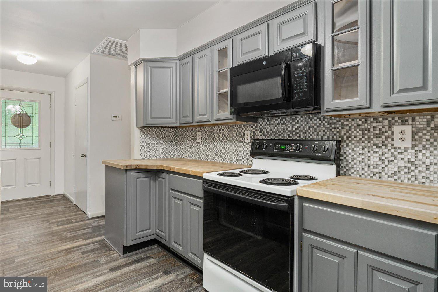 DAVIDSONVILLE - Residential