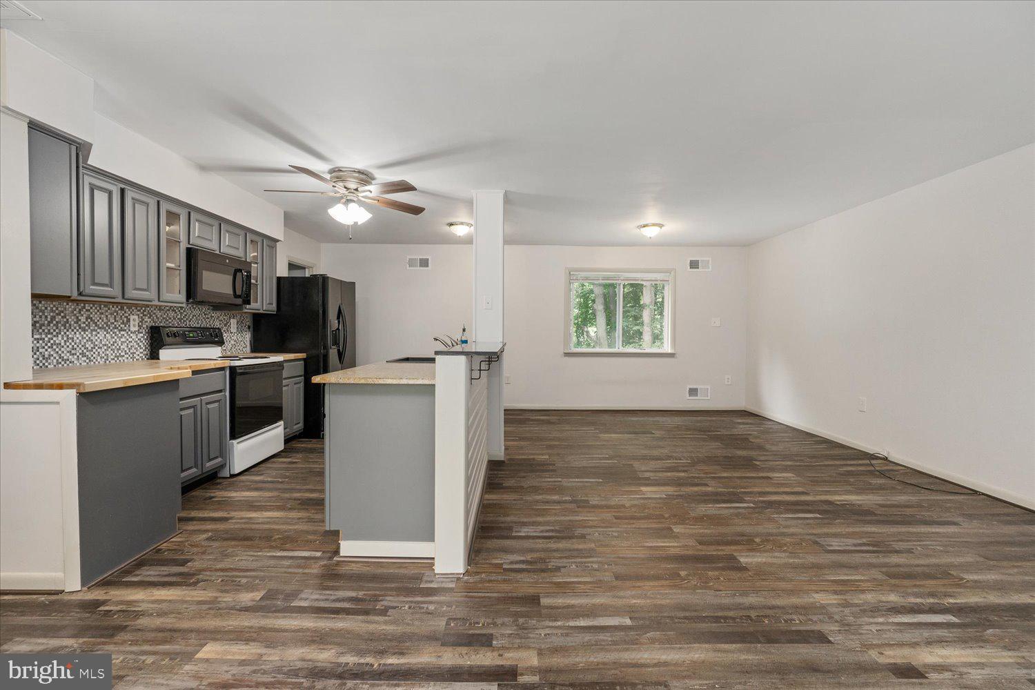 DAVIDSONVILLE - Residential