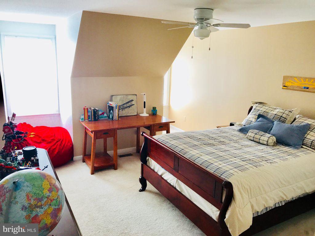 CROSSPOINTE - Residential