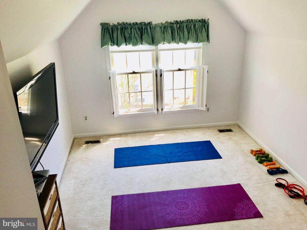 CROSSPOINTE - Residential