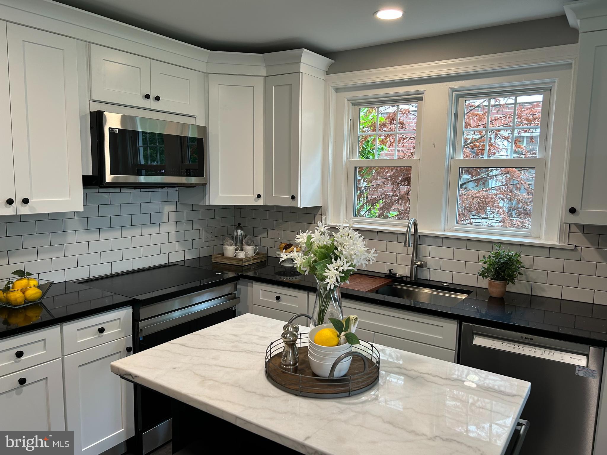 36 W SUMMIT STREET