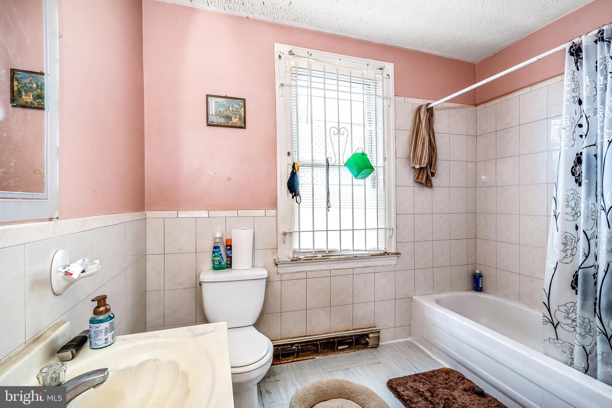 SOUTH STREET - Commercial Sale