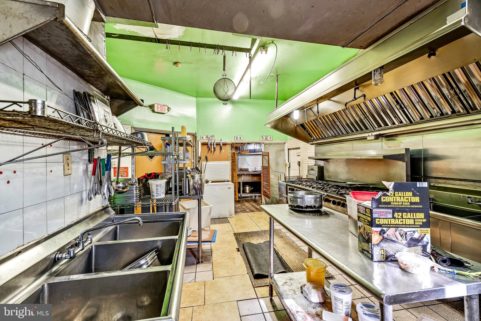 SOUTH STREET - Commercial Sale