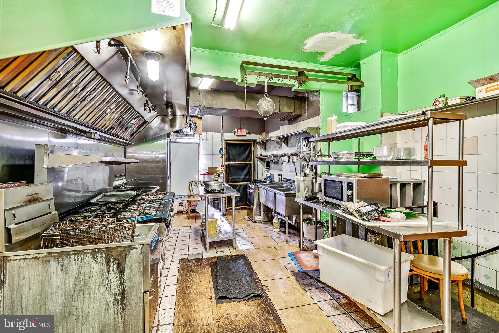 SOUTH STREET - Commercial Sale