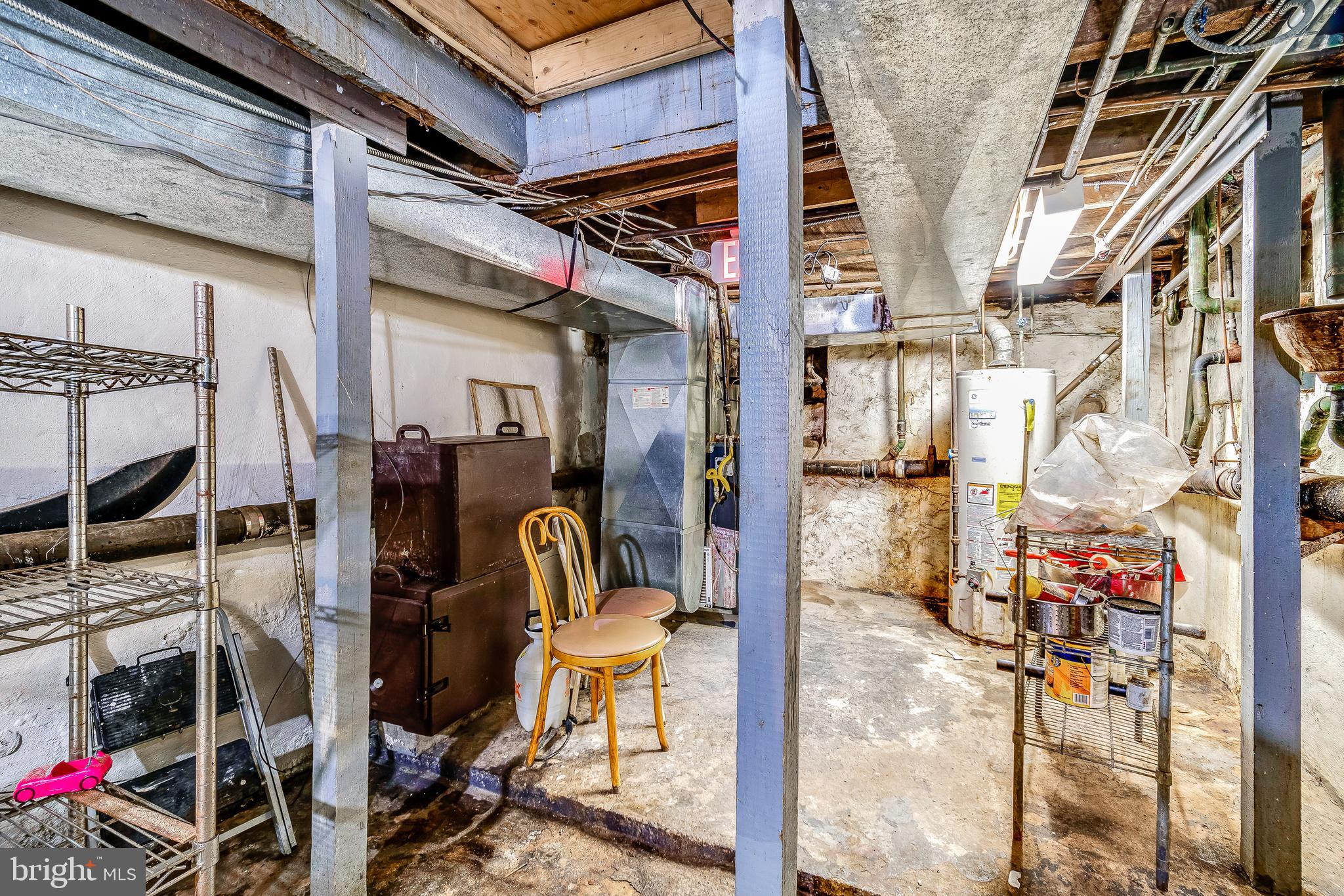 SOUTH STREET - Commercial Sale