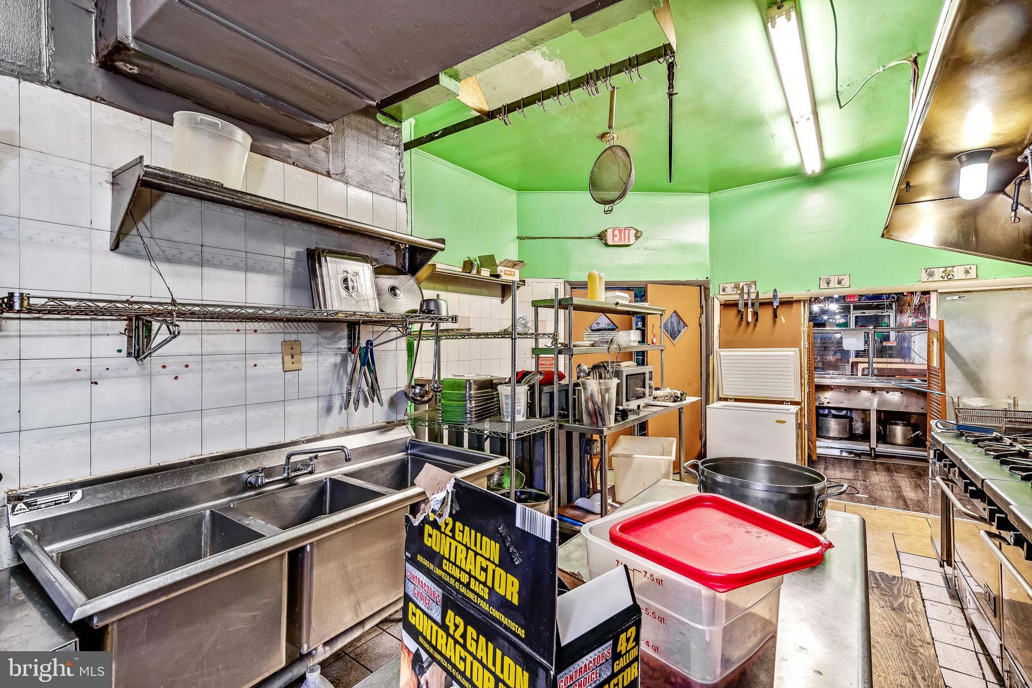 SOUTH STREET - Commercial Sale