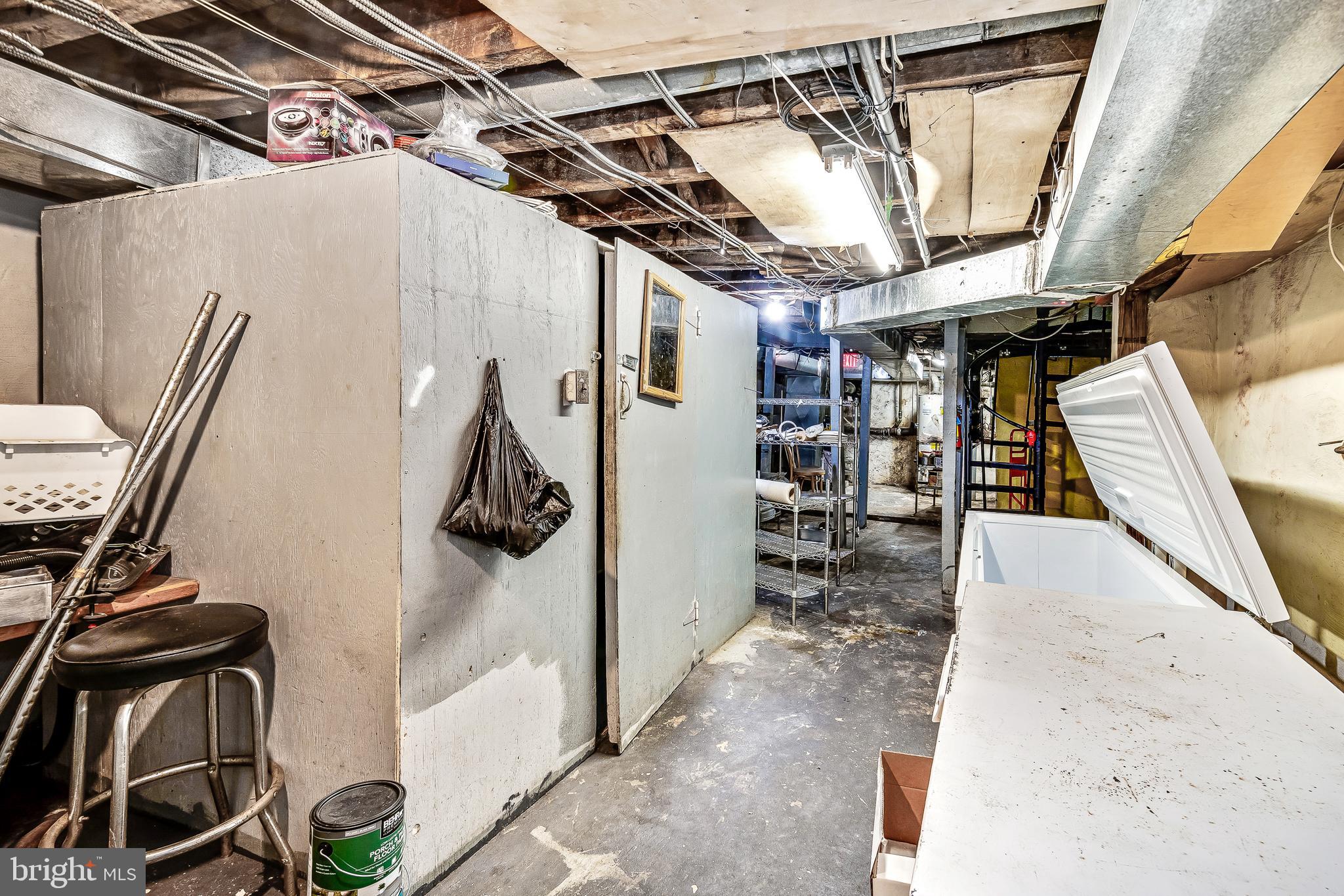 SOUTH STREET - Commercial Sale