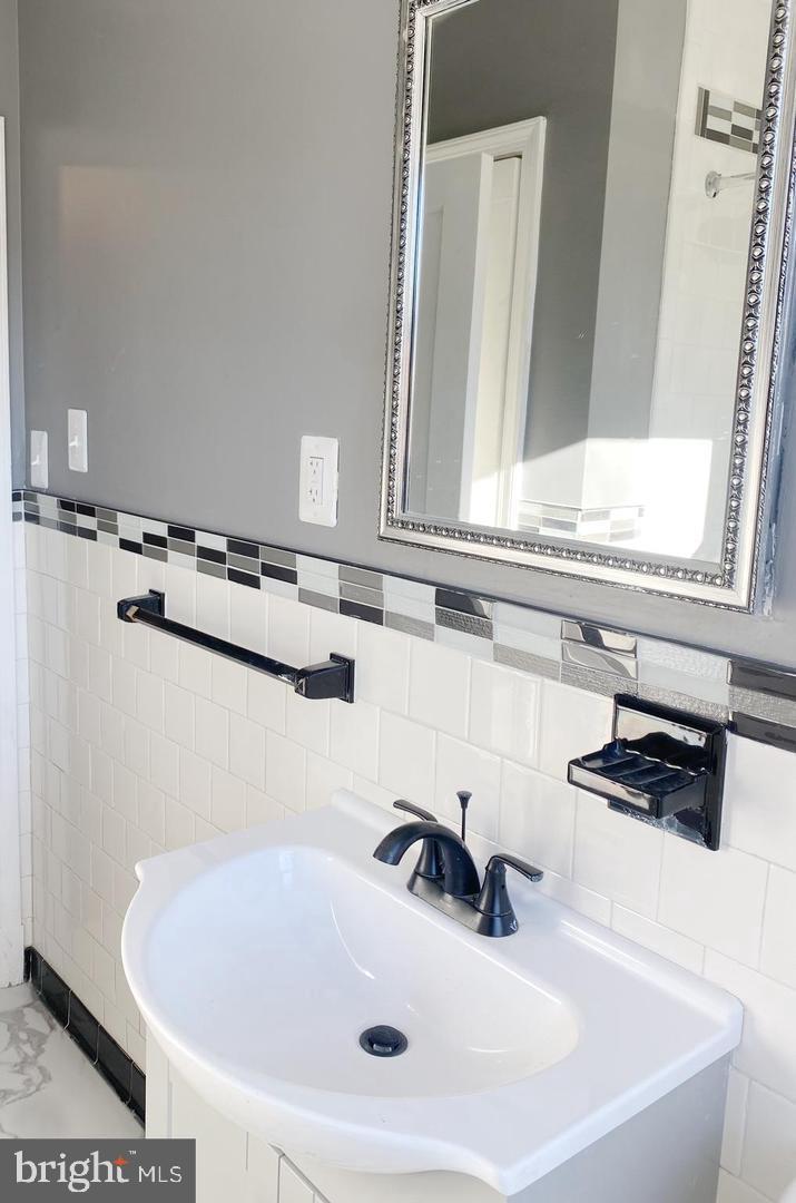 LOCH RAVEN - Residential Lease