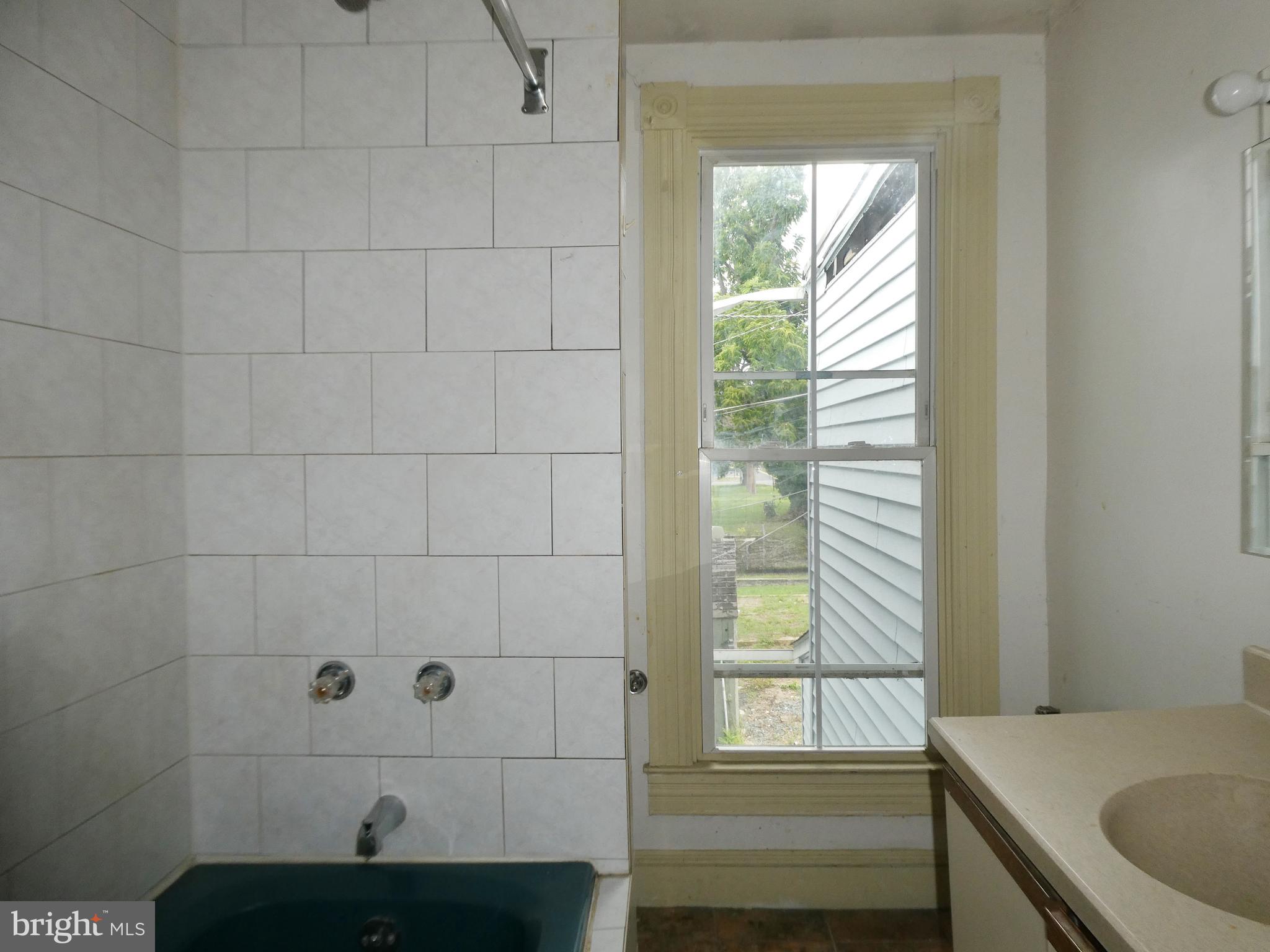 HAVRE DE GRACE MANOR - Residential Income