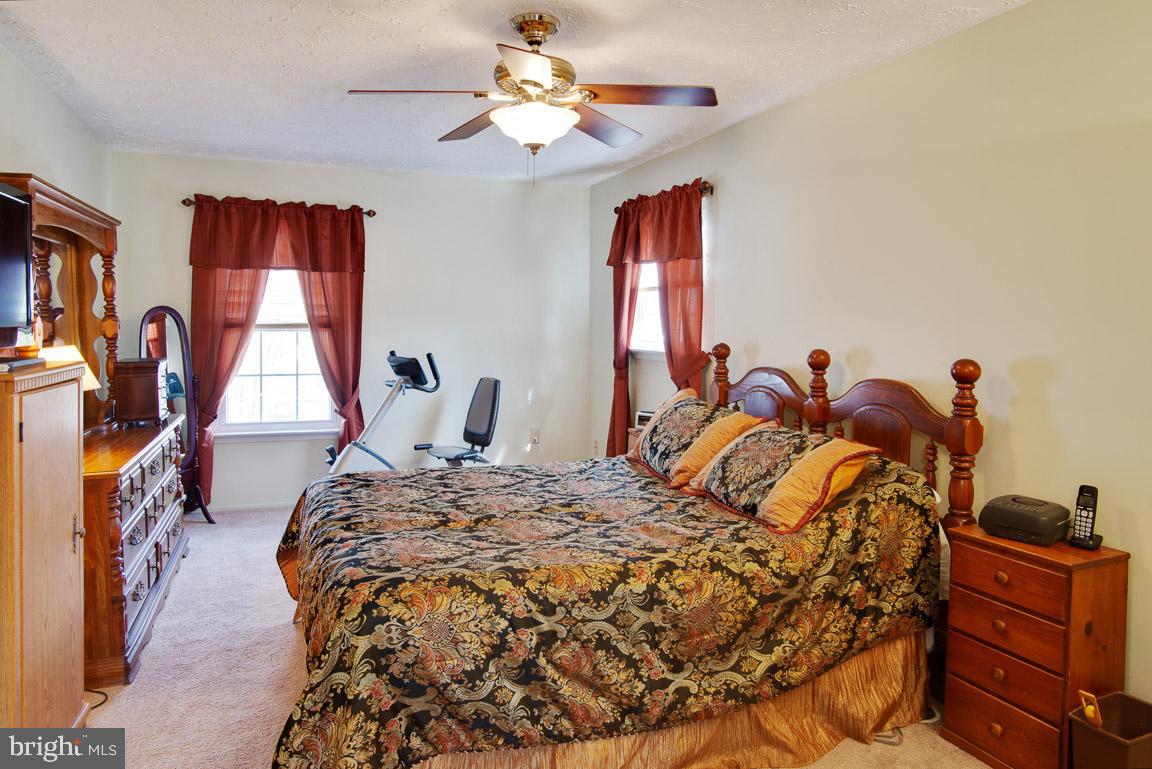 DORCHESTER - ST. CHARLES - Residential