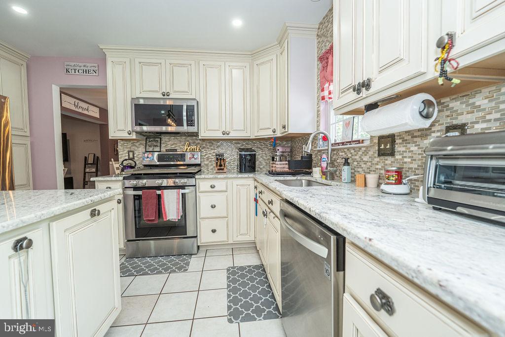 336 SAPLING WAY
