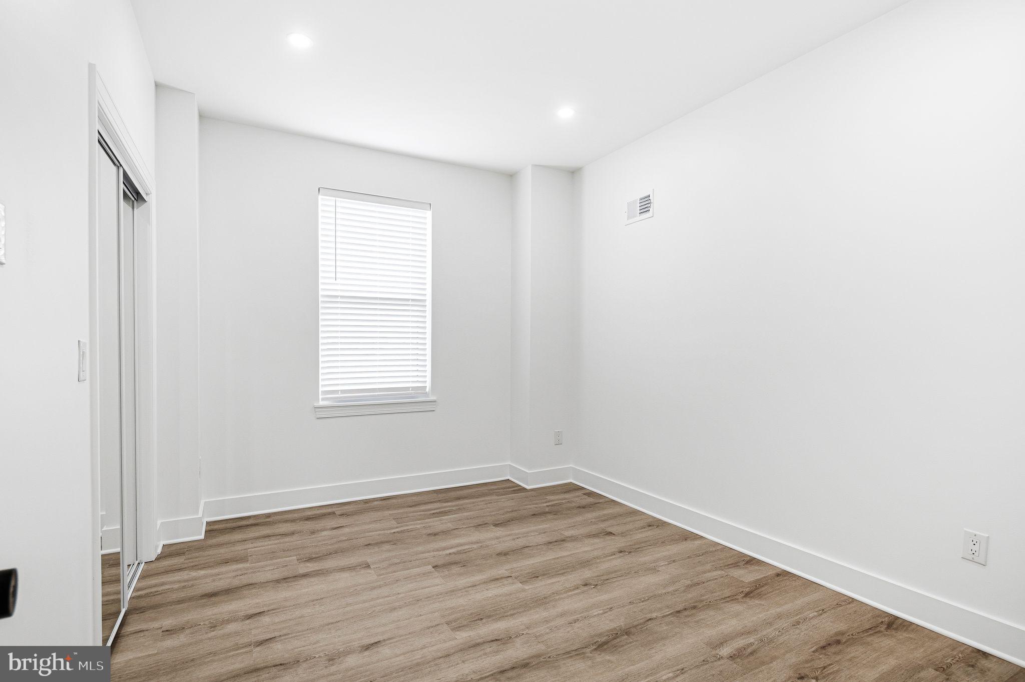 HUNTINGDON VALLEY - Residential