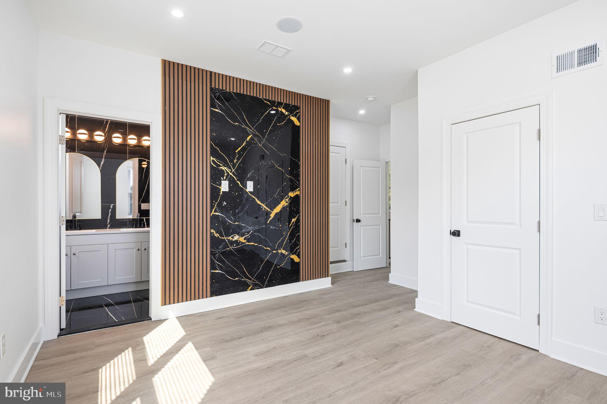 HUNTINGDON VALLEY - Residential