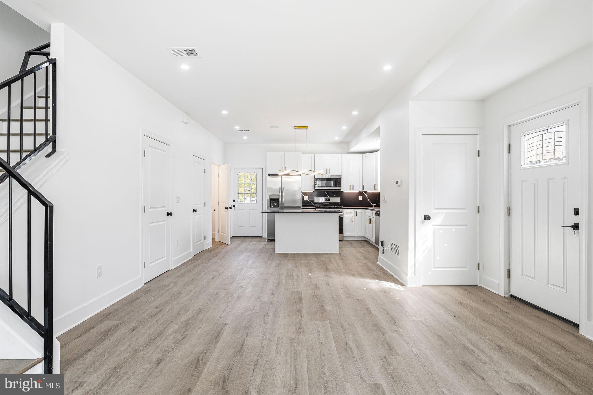 HUNTINGDON VALLEY - Residential