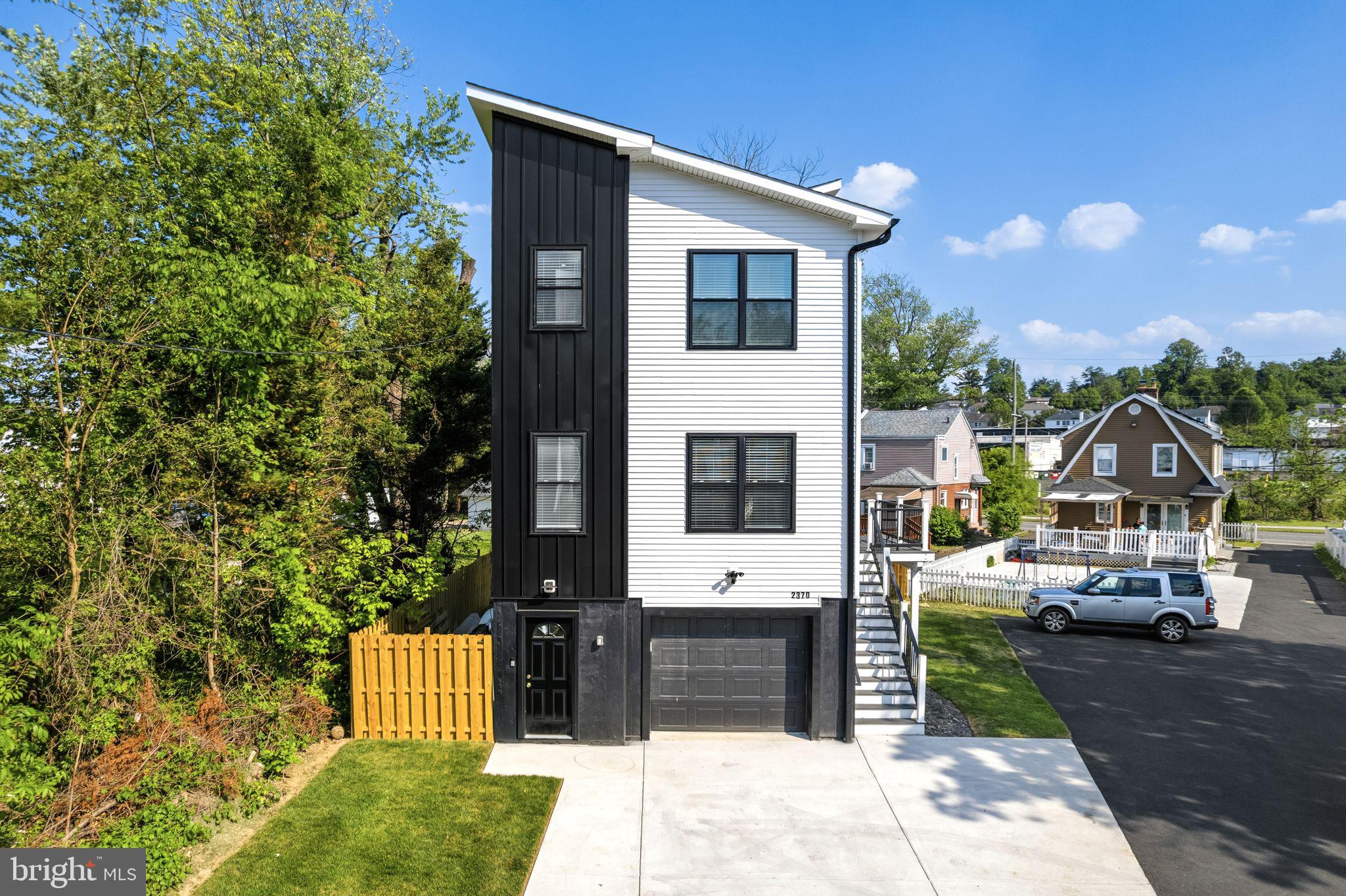 HUNTINGDON VALLEY - Residential