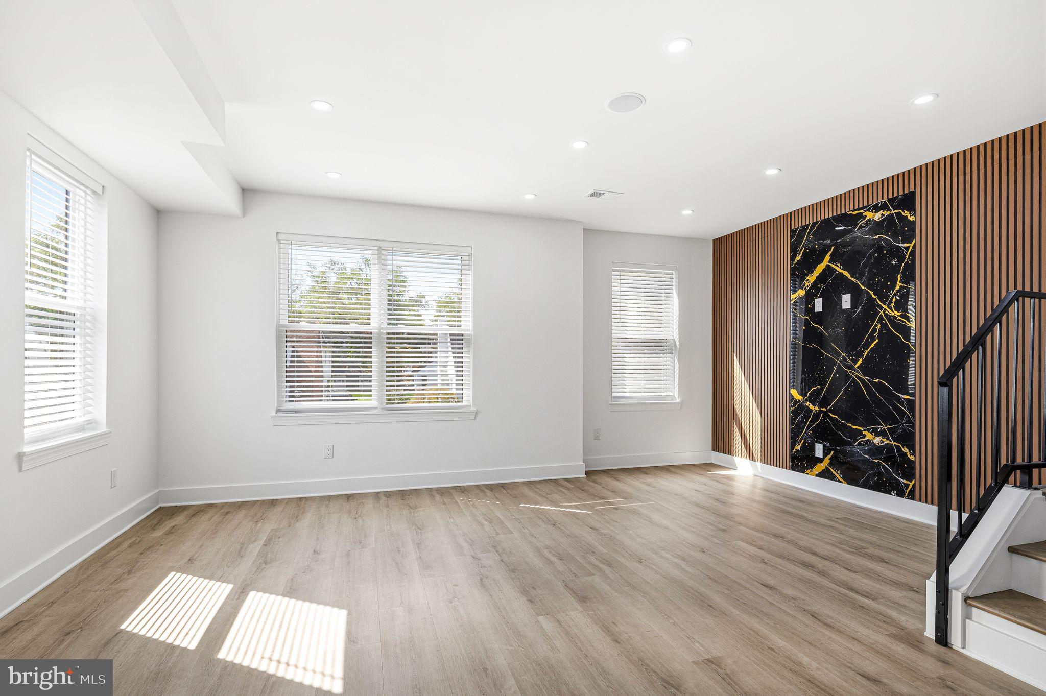 HUNTINGDON VALLEY - Residential